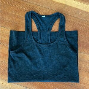 Lululemon Women’s Tank Top in Dark Olive Size 4